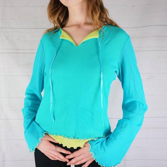 🍓VINTAGE 90s BLUE AND GREEN TOP WITH FLARED SLEEVES🍓 - Picture 3 of 4